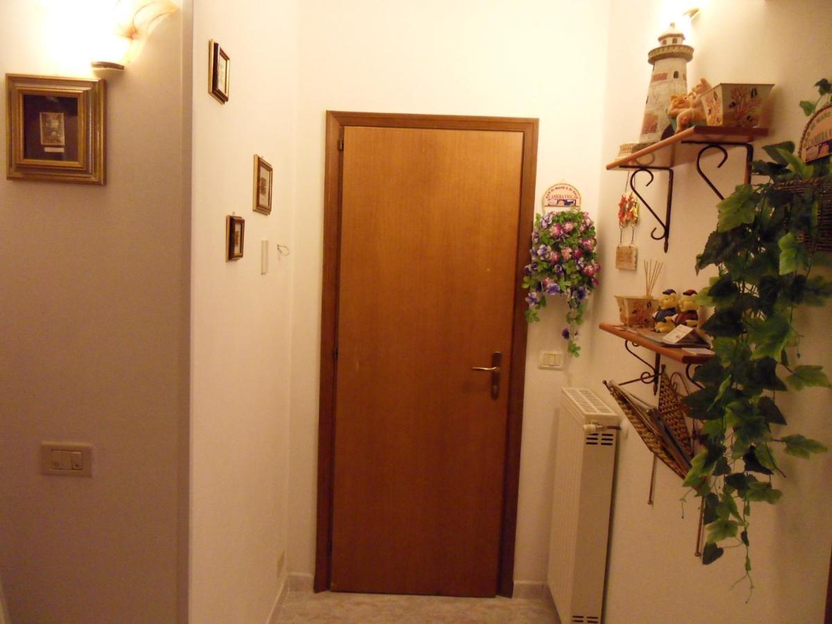 Di Mare E Di Sale Bed & Breakfast Anzio Exterior photo